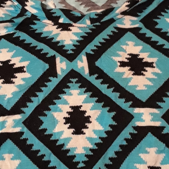 Teal tribal tee - Picture 5 of 5
